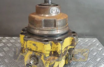 Silnik jazdy Komatsu PC210-3 