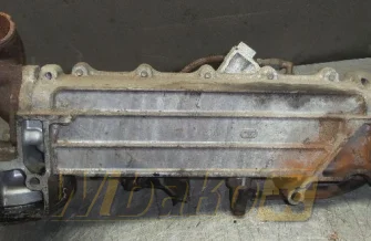 Chłodniczka oleju z obudową i podstawami filtrów oleju Silnika Mitsubishi ME090669 