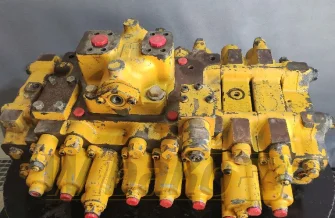 Rozdzielacz Komatsu PC450 