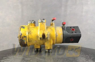 Kolumna obrotu Komatsu PC210 