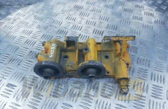 Pokrywa obudowy chłodniczki oleju + podstawa filtra Caterpillar 3150 9L7646