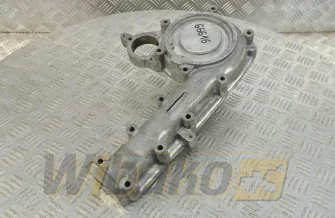Adapter pompy wody Deutz 02931395