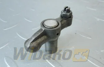 Mostek dźwigni zaworowych do silnika Kubota V3300 1C020-13460