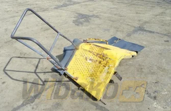 Błotnik lewy,środek do ładowarki Volvo L180E 