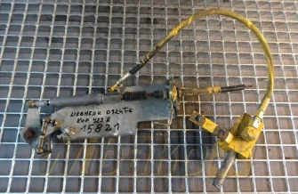 Regulator gazu Liebherr D924 